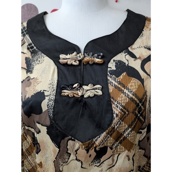 Kaelyn-Max silky stretch satin top - Picture 2 of 14